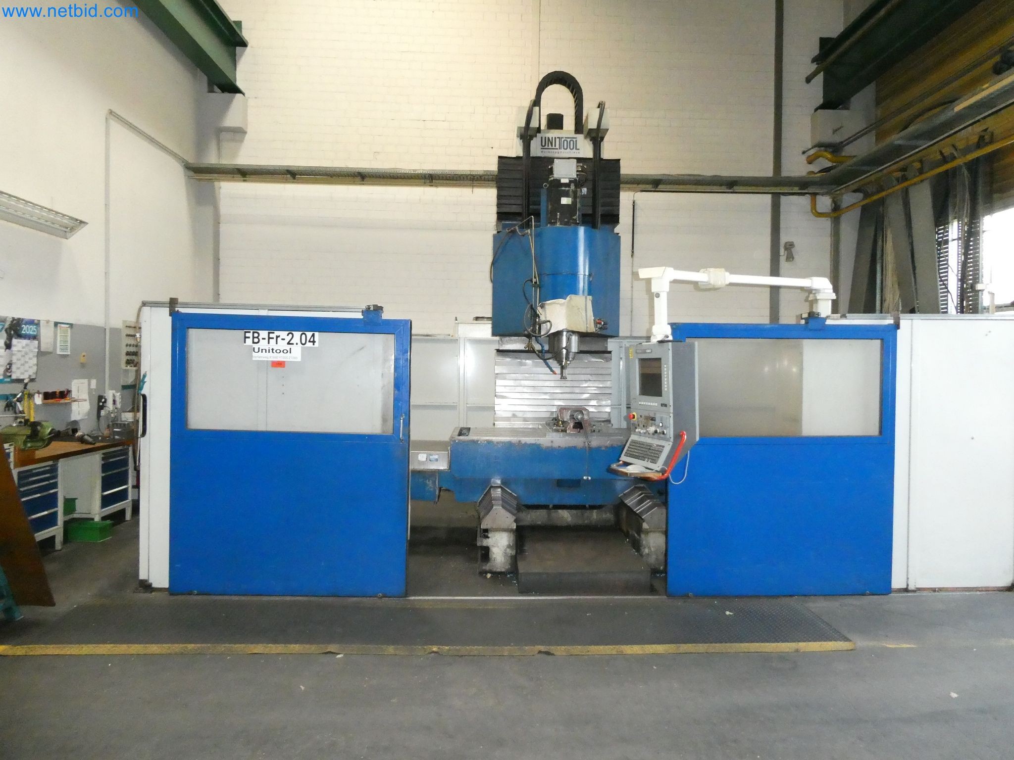 vertikale CNC-Fräsmaschine Unitool FS1000 AC 37
